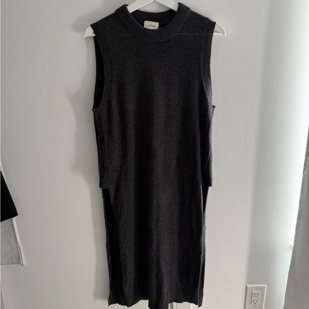 Aritzia Wilfred wool sleeveless tunic - never worn